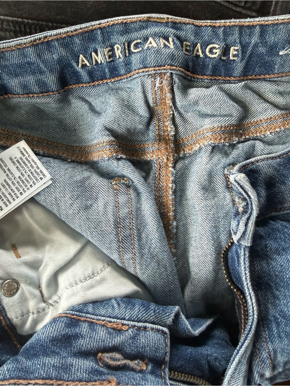 American Eagle Outfitters Highest Rise Mom Frayed Raw Hem Blue Denim Shorts Sz 8 - Picture 5 of 11